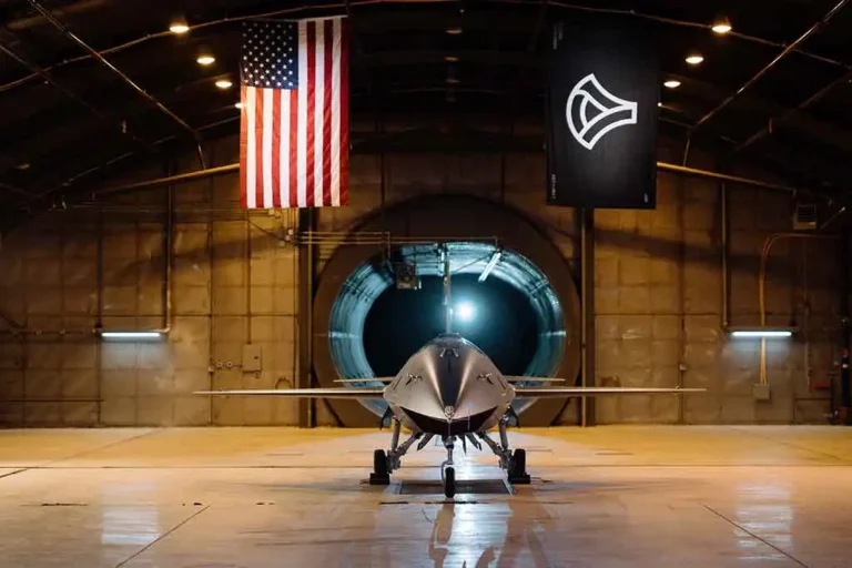 droni-da-combattimento-collaborativi-semi-autonomi-Anduril-YFQ-44A